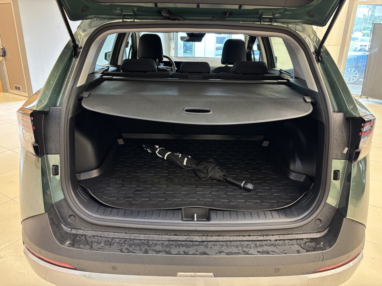 Car image 23