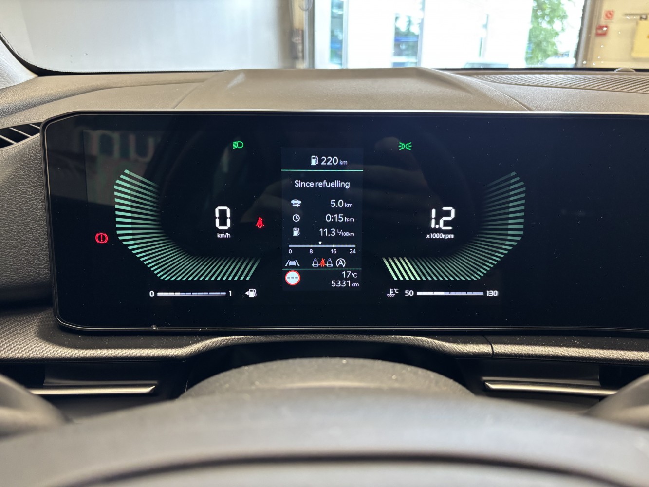 Car image 15