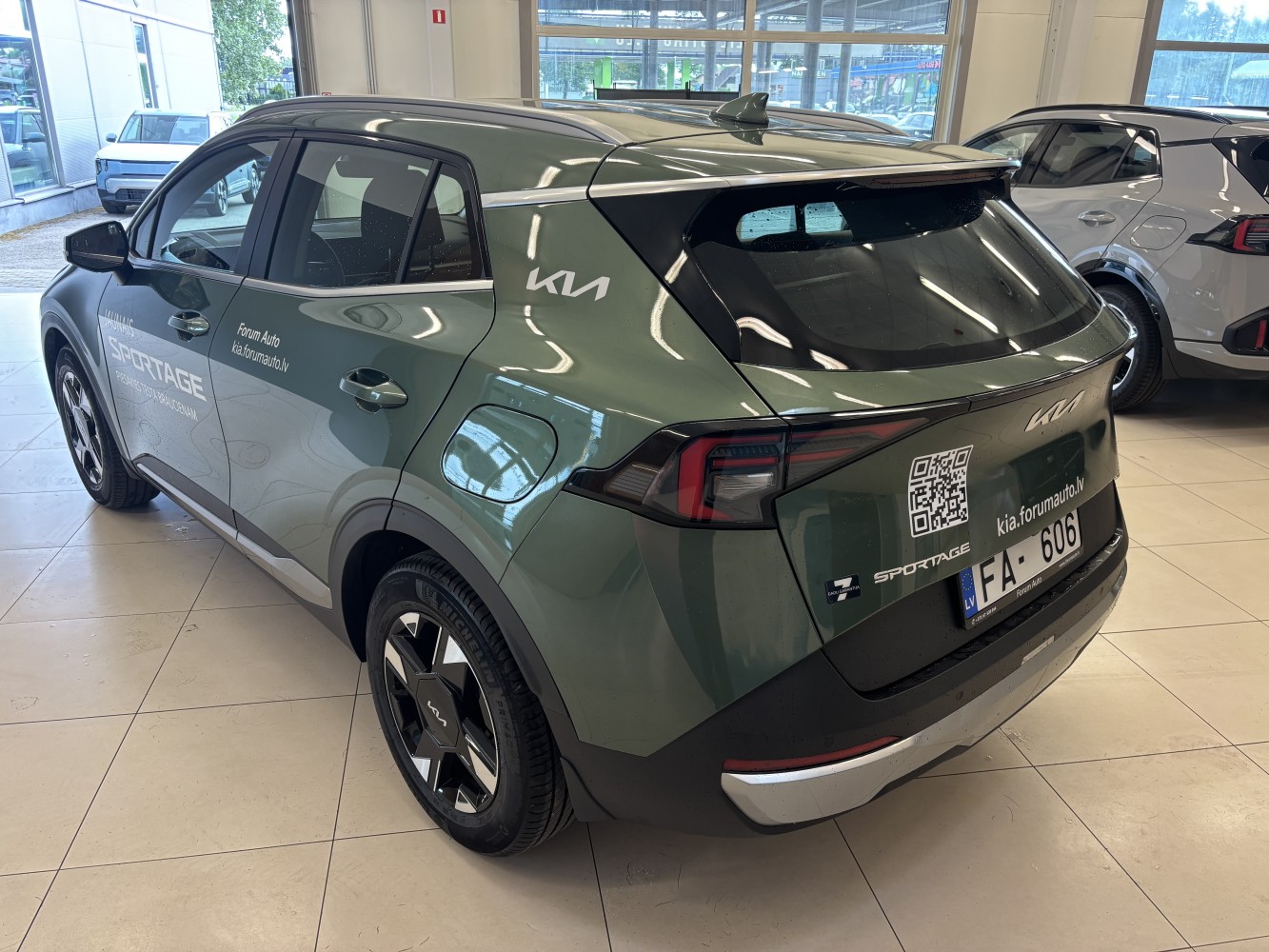 Car image 2