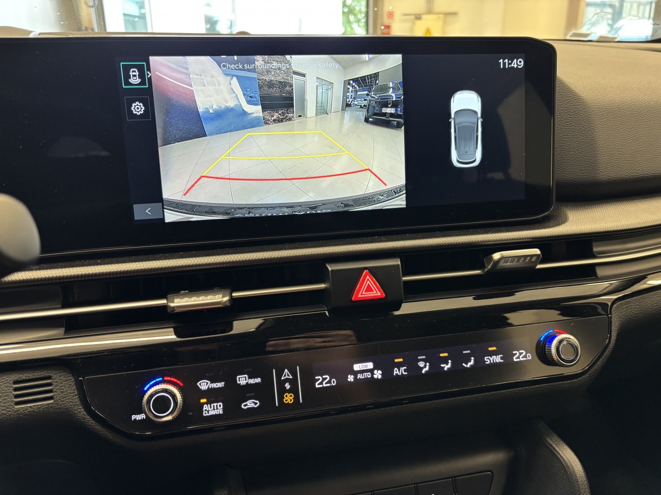 Car image 16