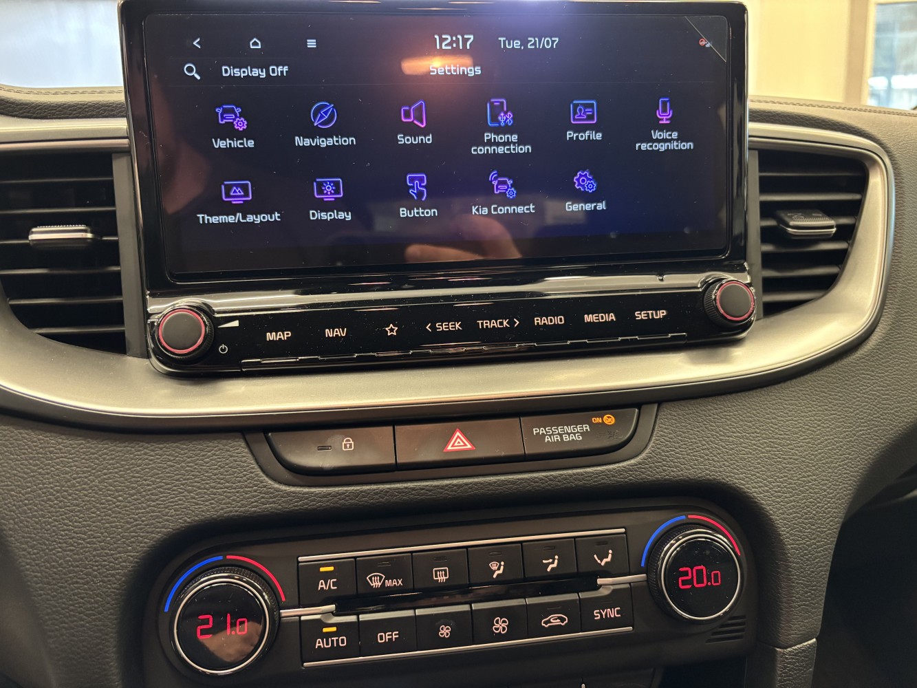 Car image 19