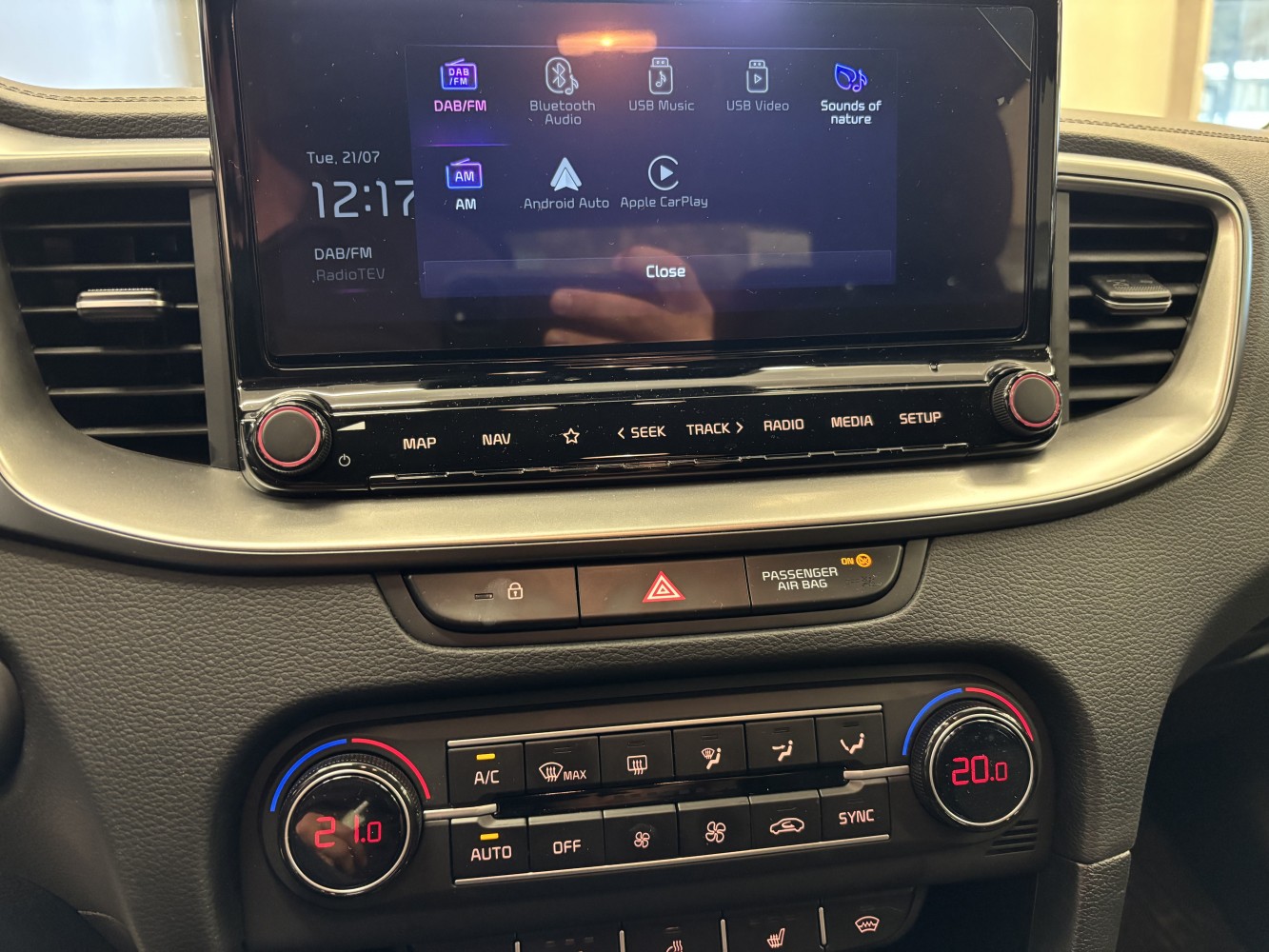 Car image 18