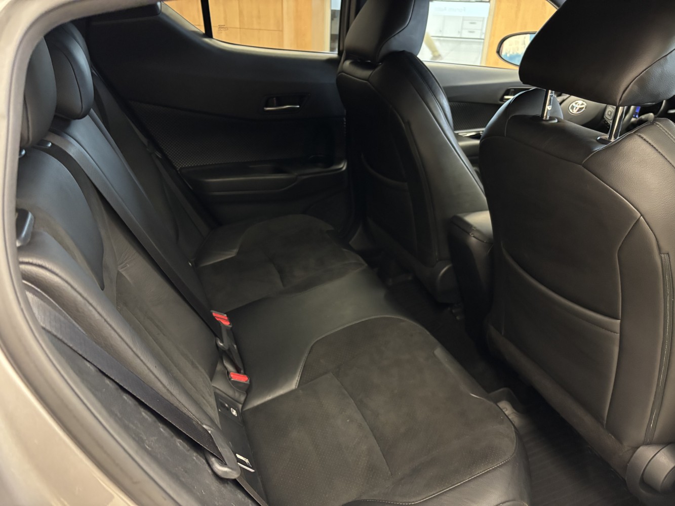 Car image 29
