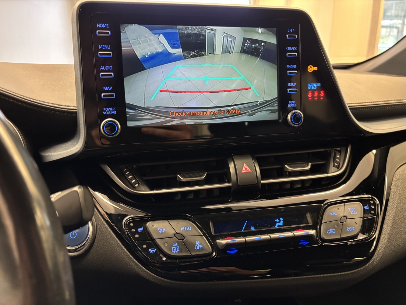 Car image 18