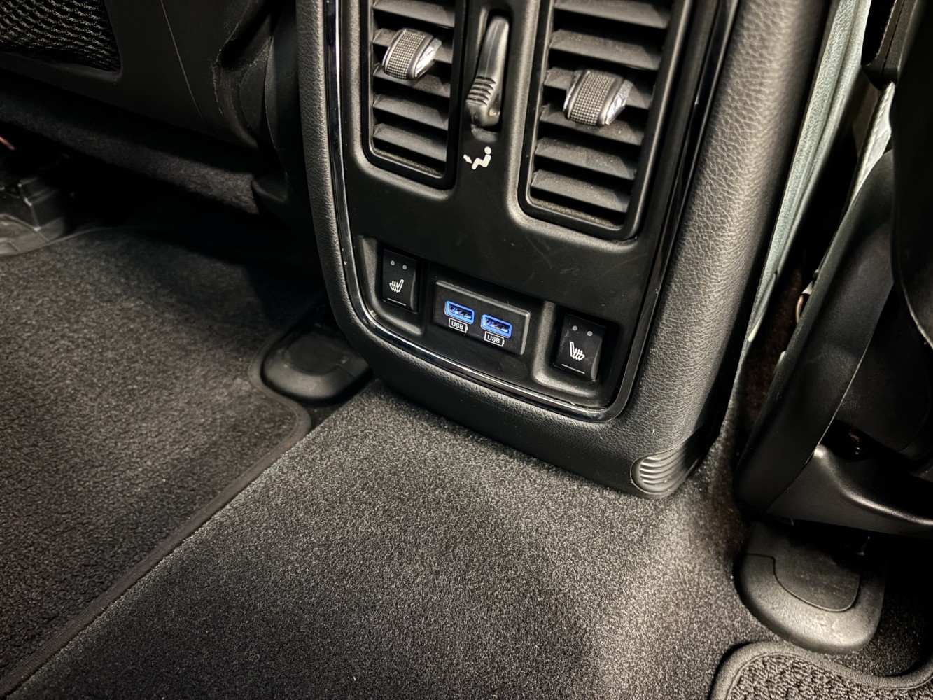 Car image 31