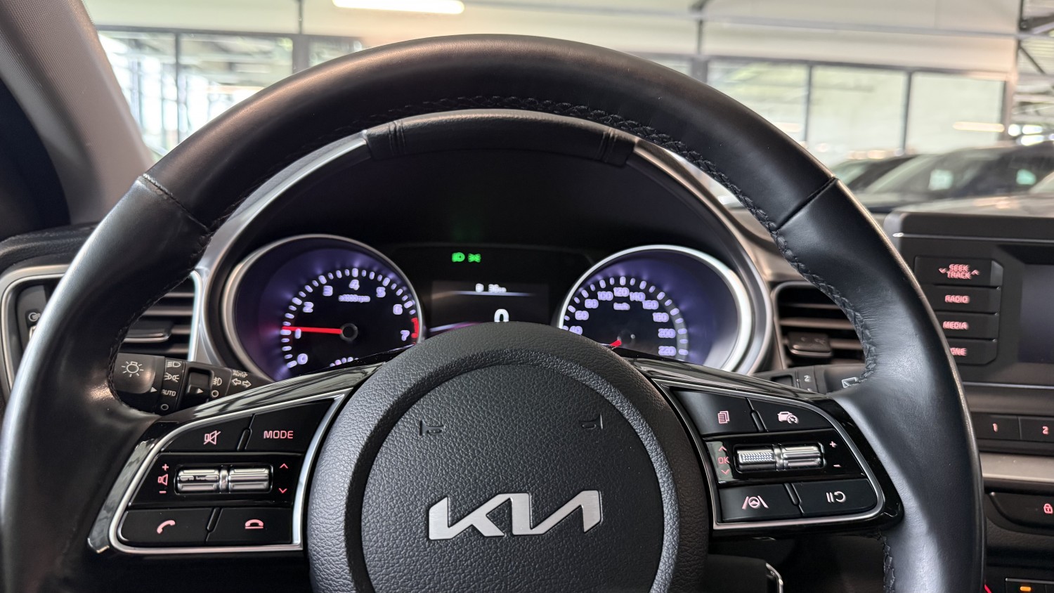 Car image 17