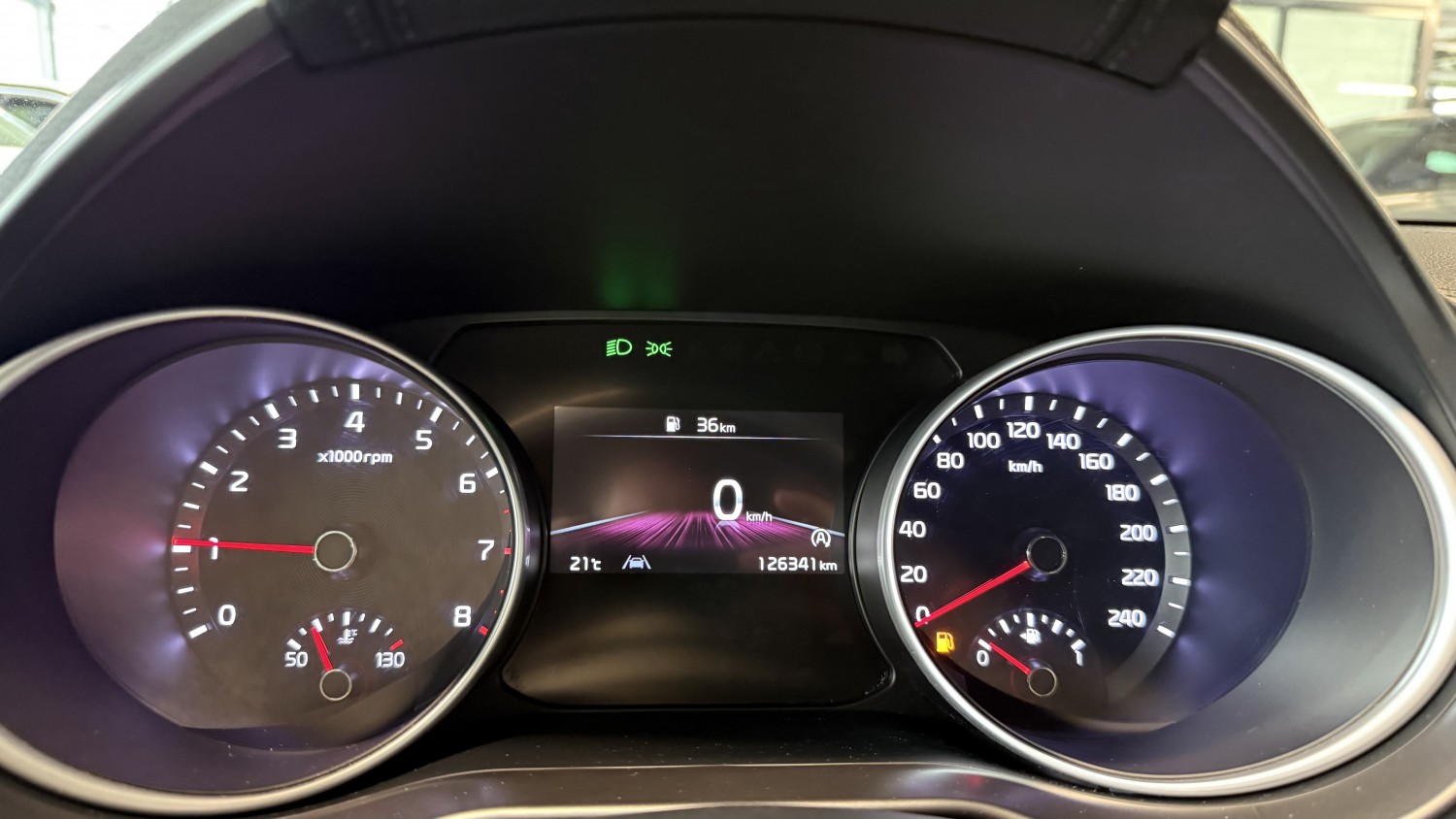 Car image 18