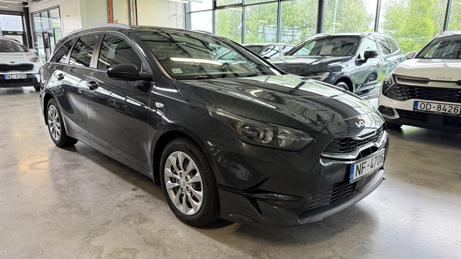 Car image 5