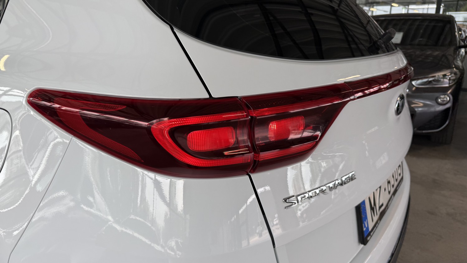 Car image 8