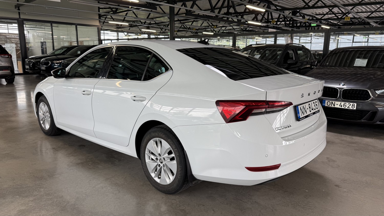 Car image 2