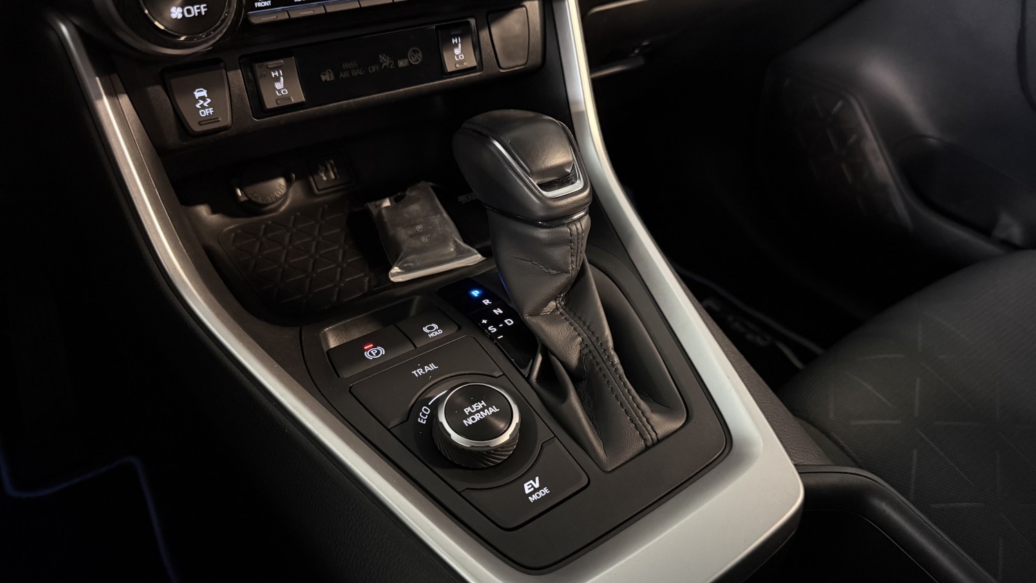Car image 21