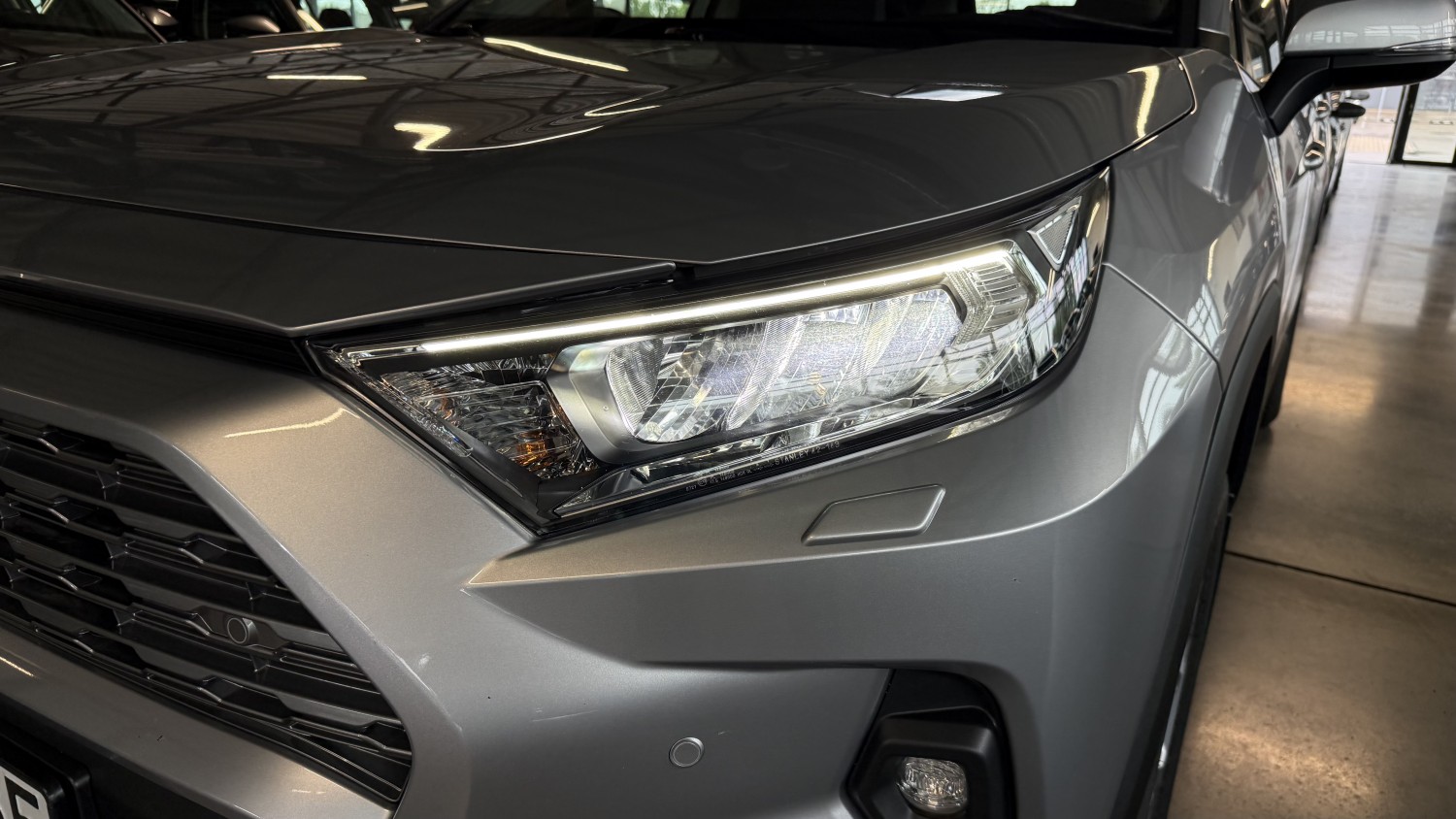 Car image 7