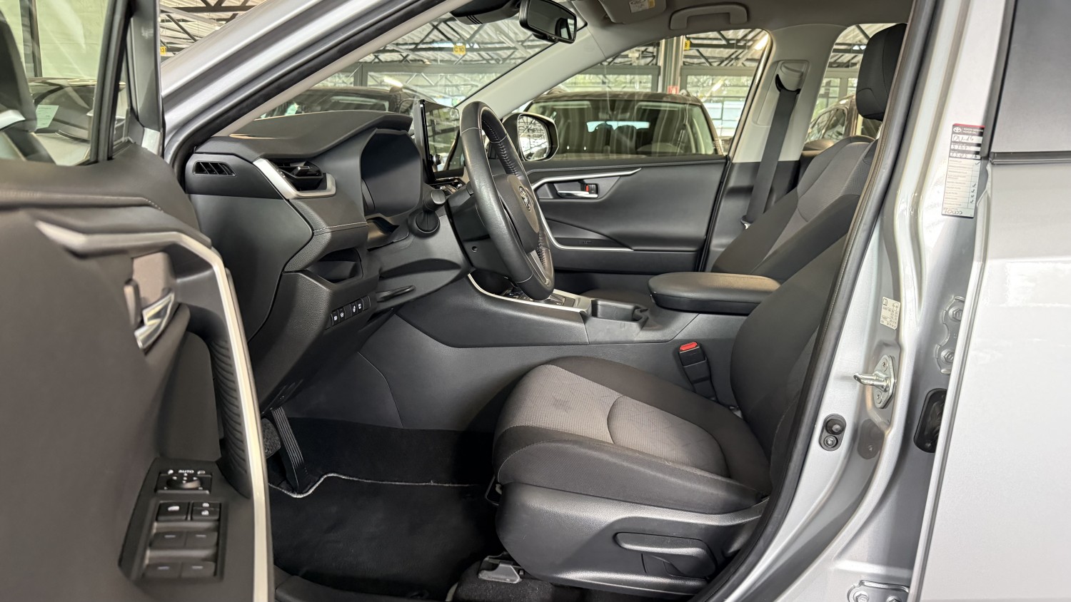 Car image 9