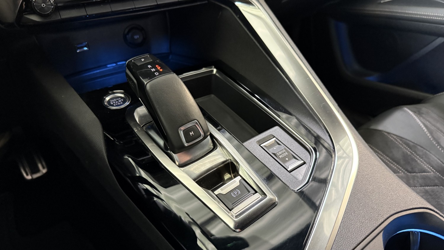 Car image 22