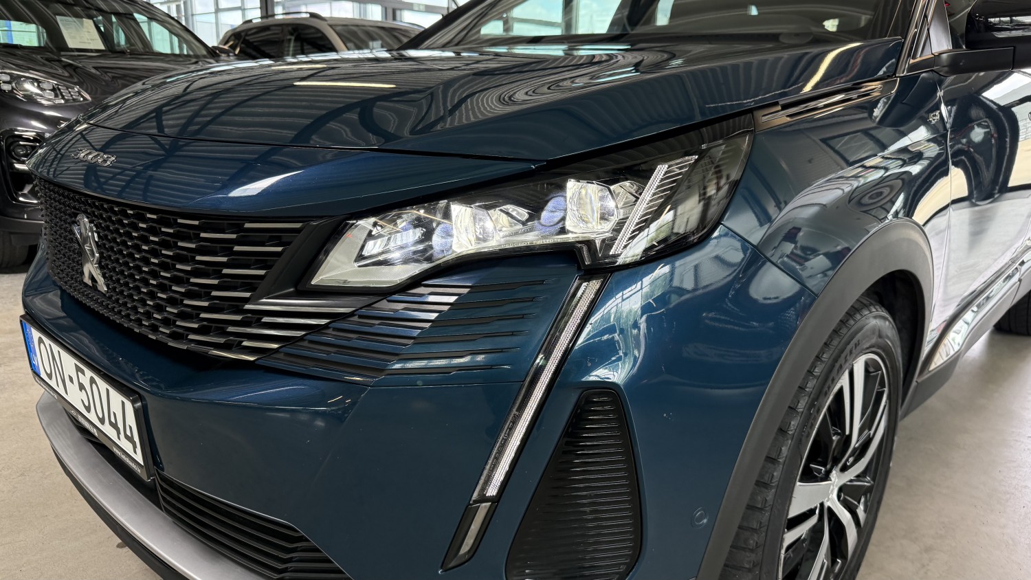 Car image 7