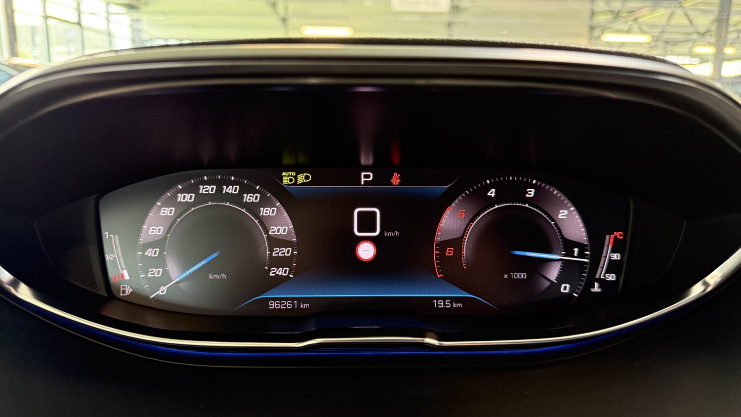 Car image 19