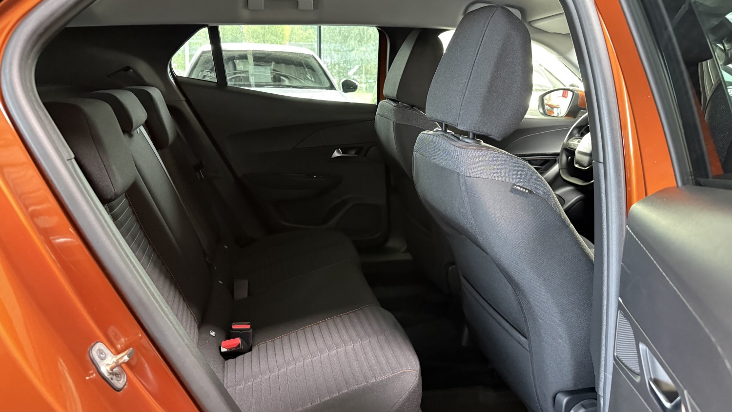 Car image 13