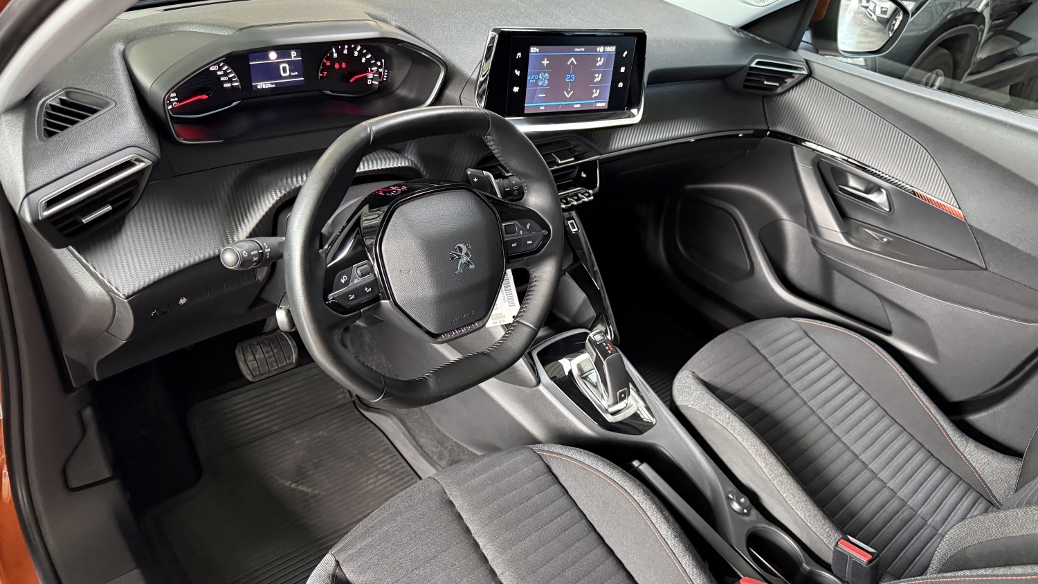 Car image 10
