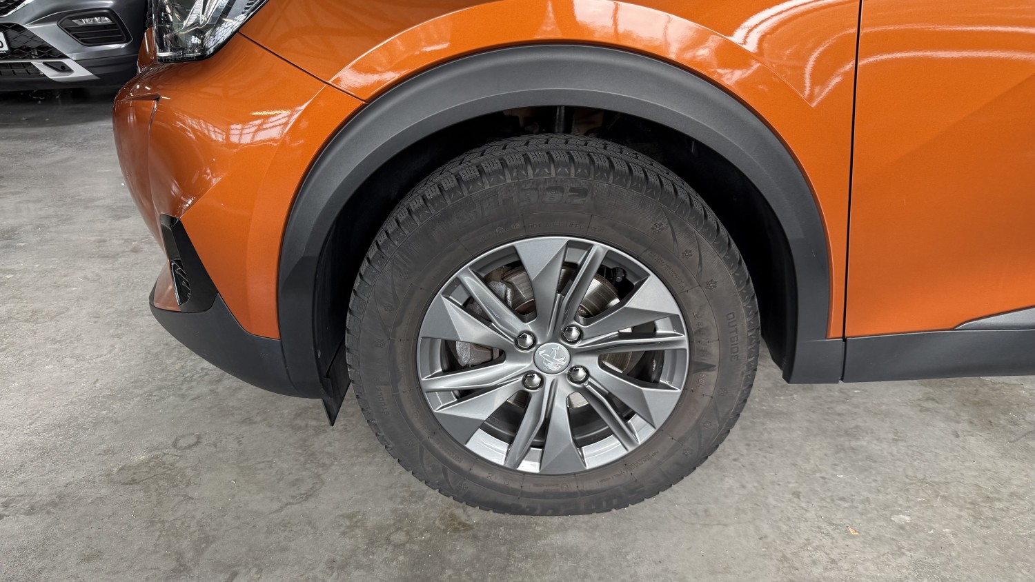 Car image 6