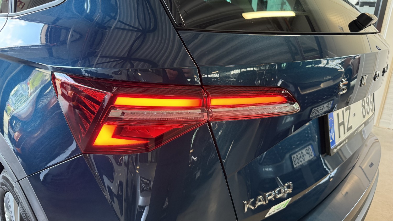 Car image 8