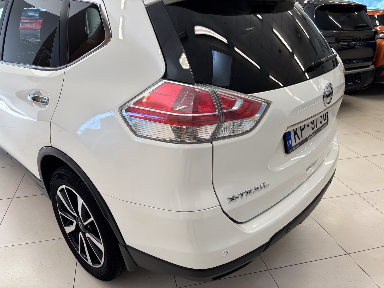 Car image 7