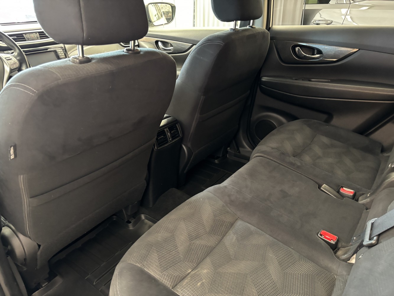 Car image 28