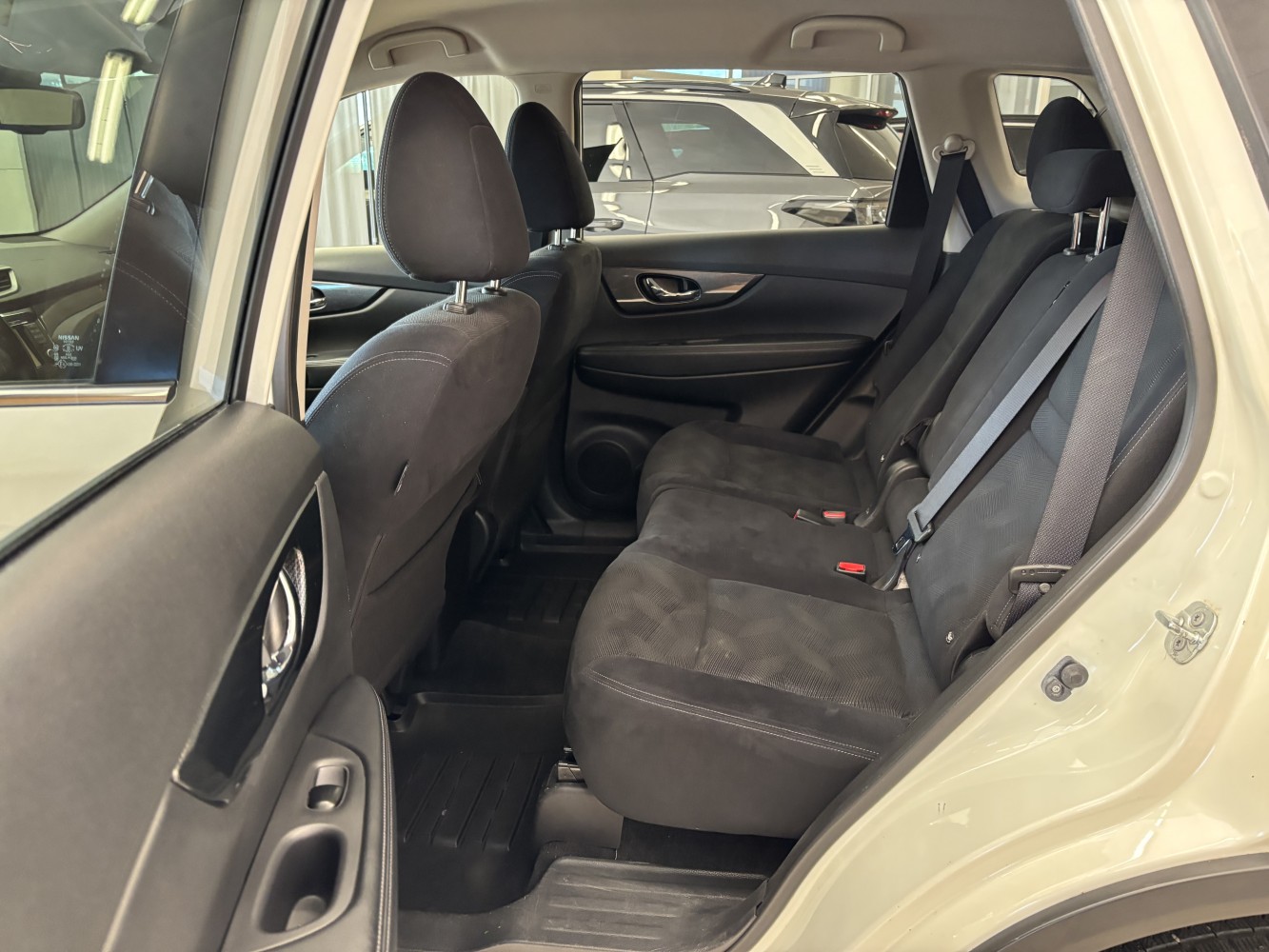 Car image 25