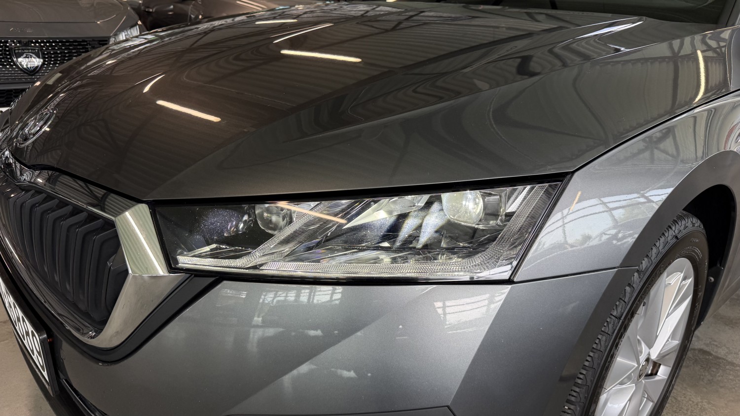 Car image 8