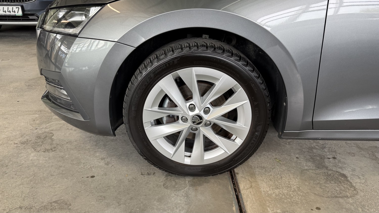 Car image 7