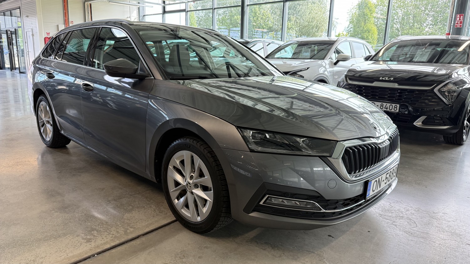 Car image 6