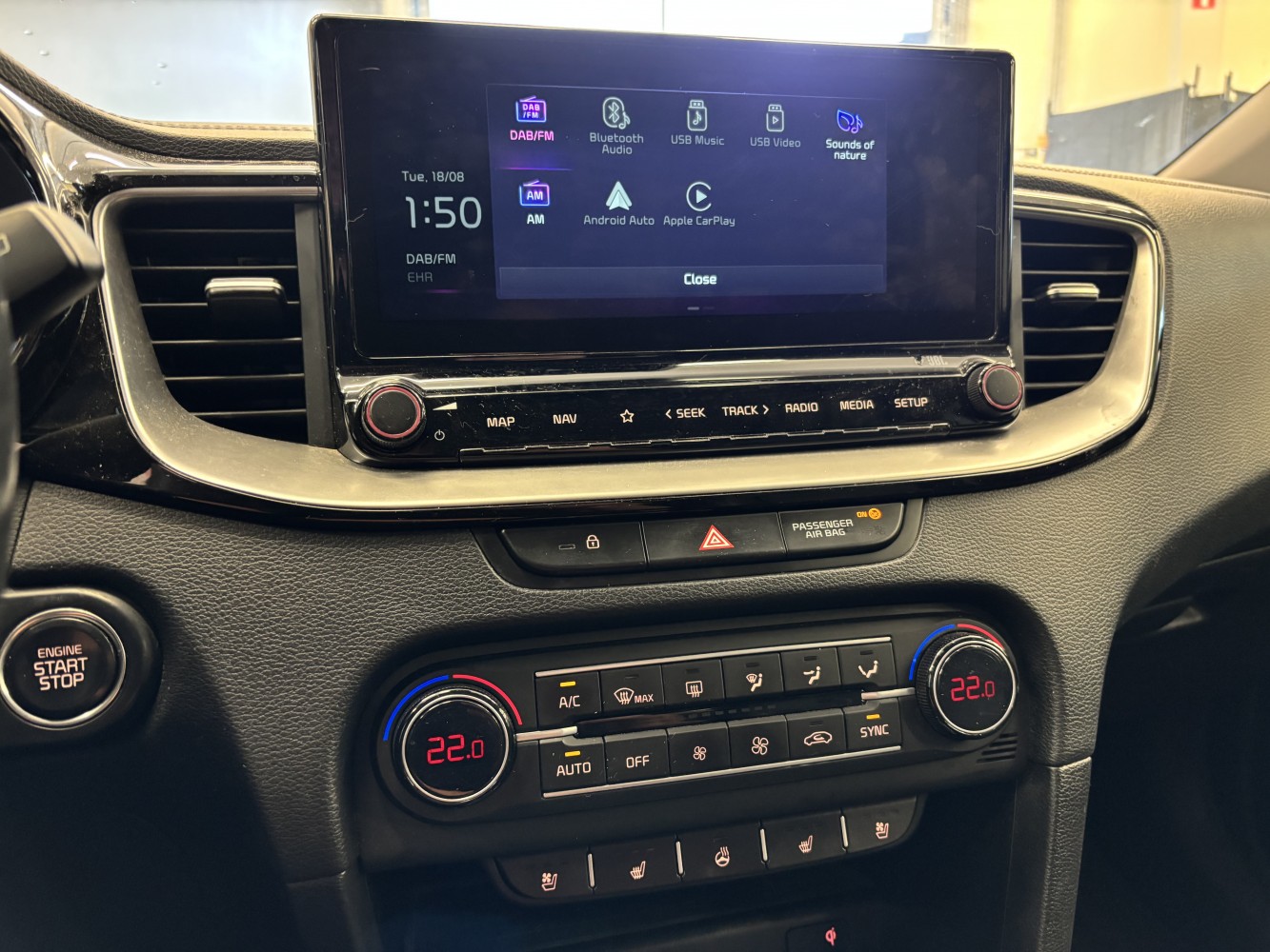 Car image 19