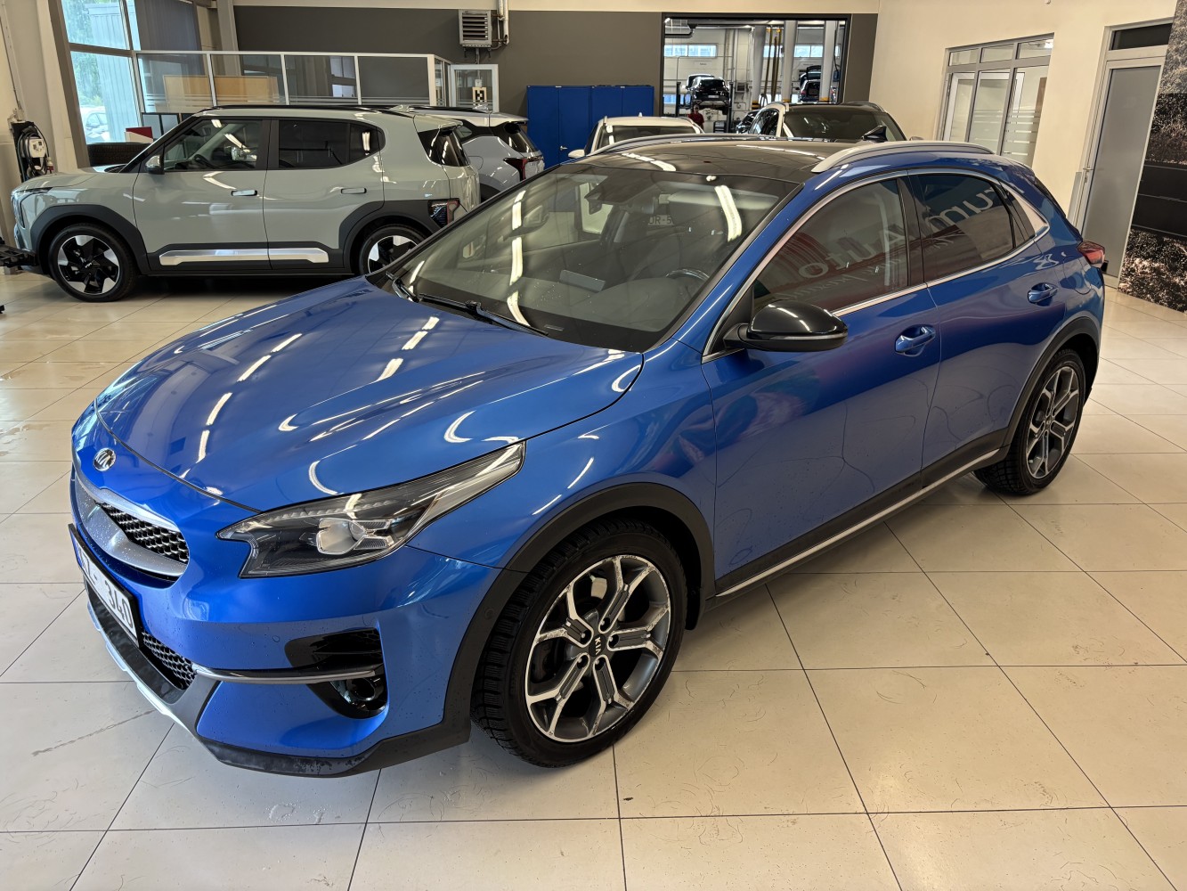 Car image 1