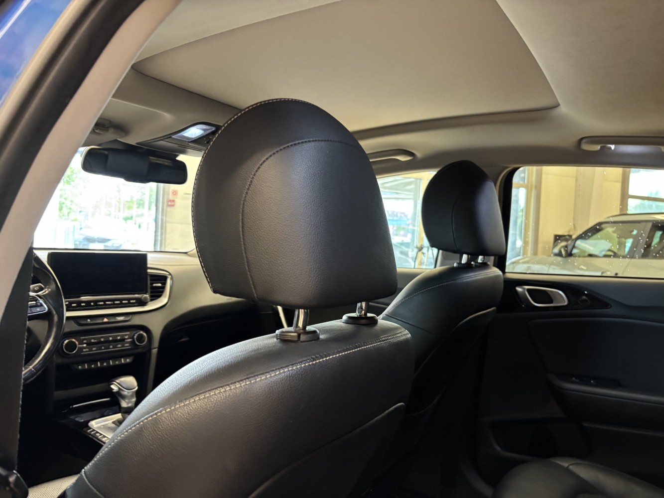 Car image 28