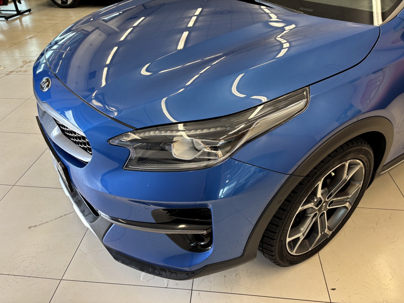 Car image 5