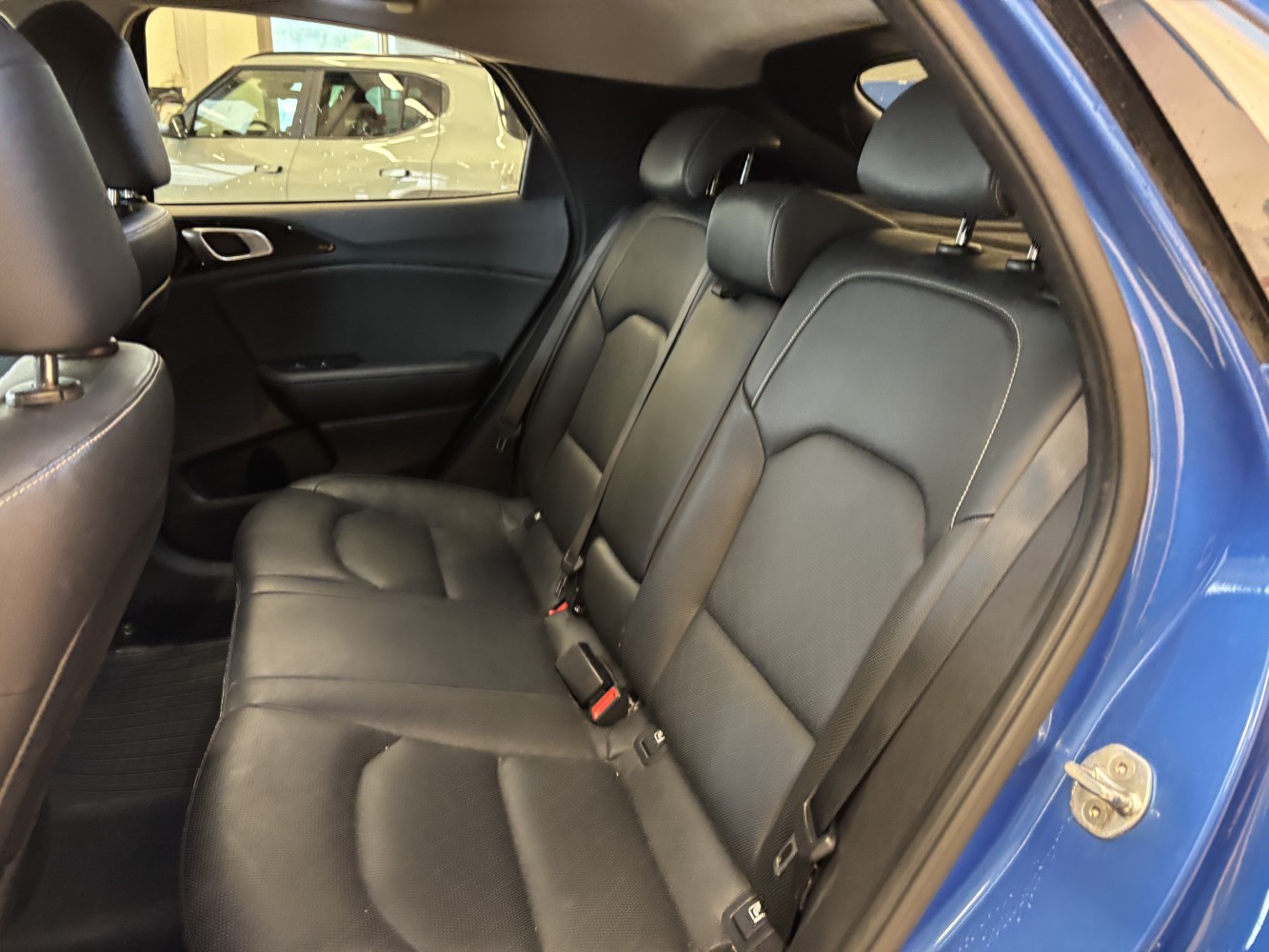 Car image 29