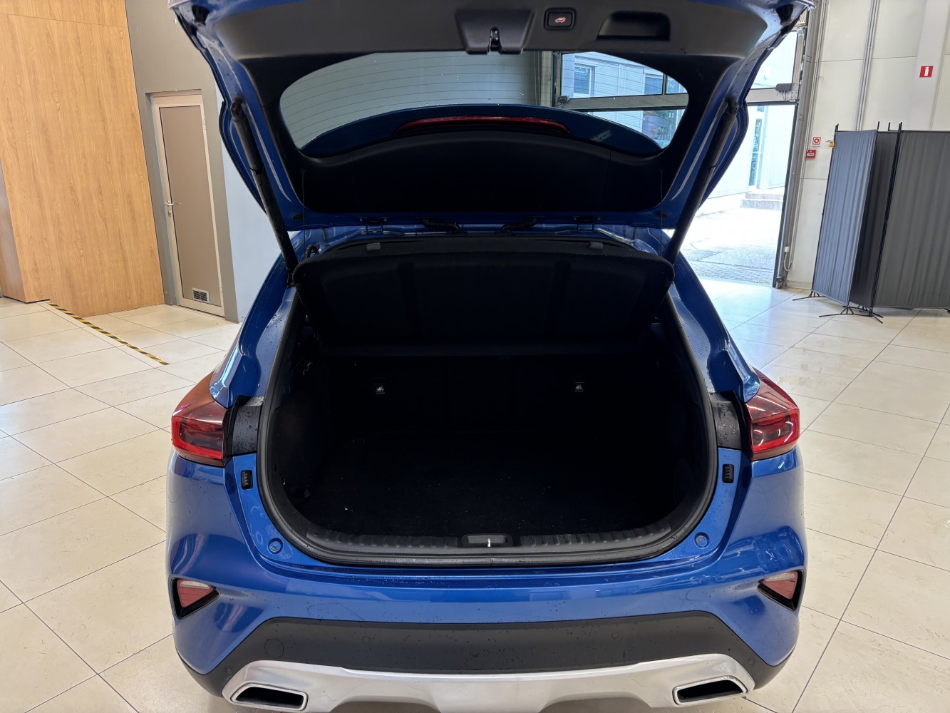 Car image 31