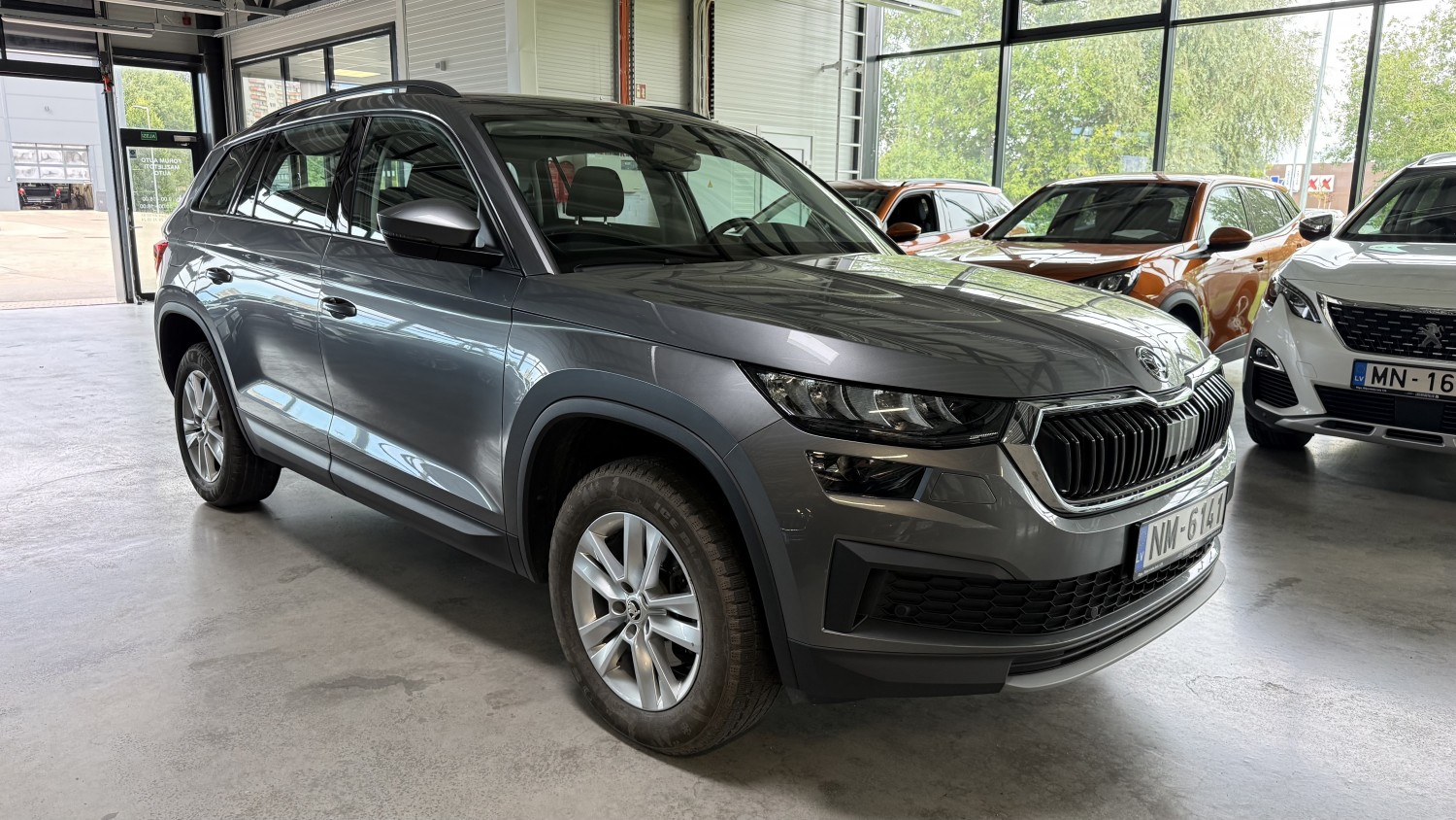 Car image 6
