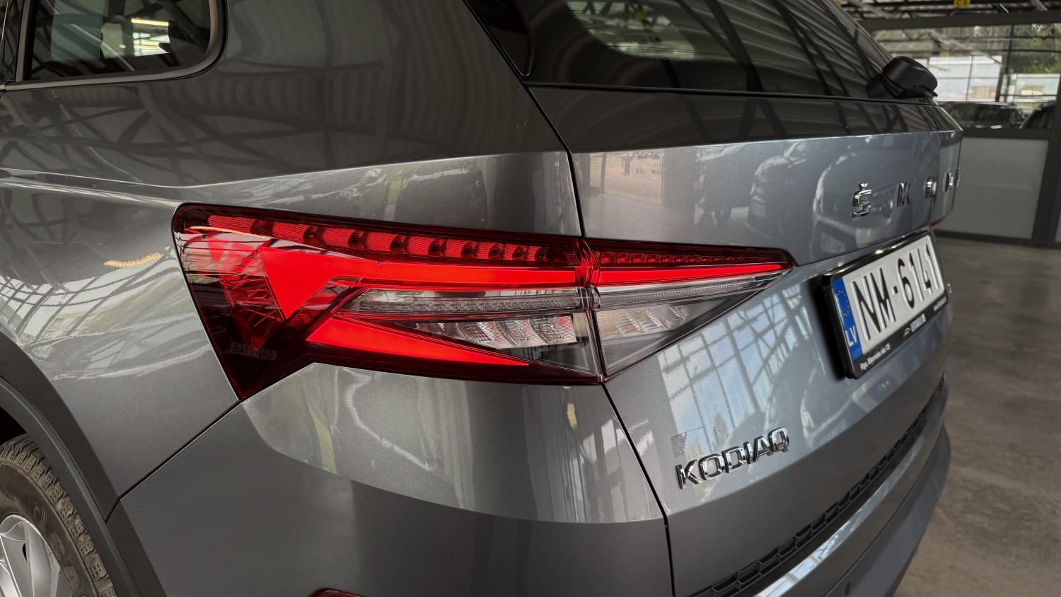 Car image 8