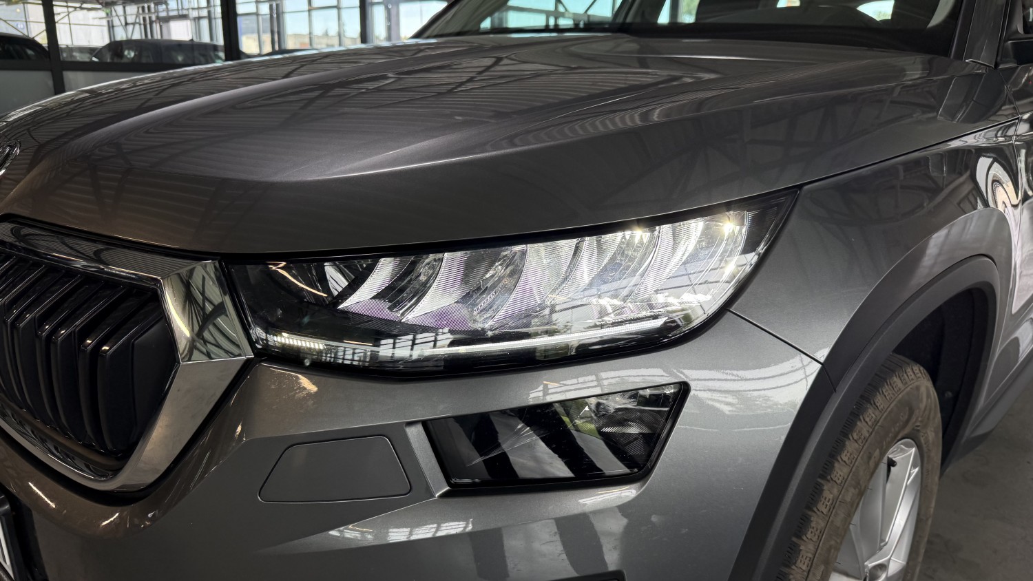 Car image 7