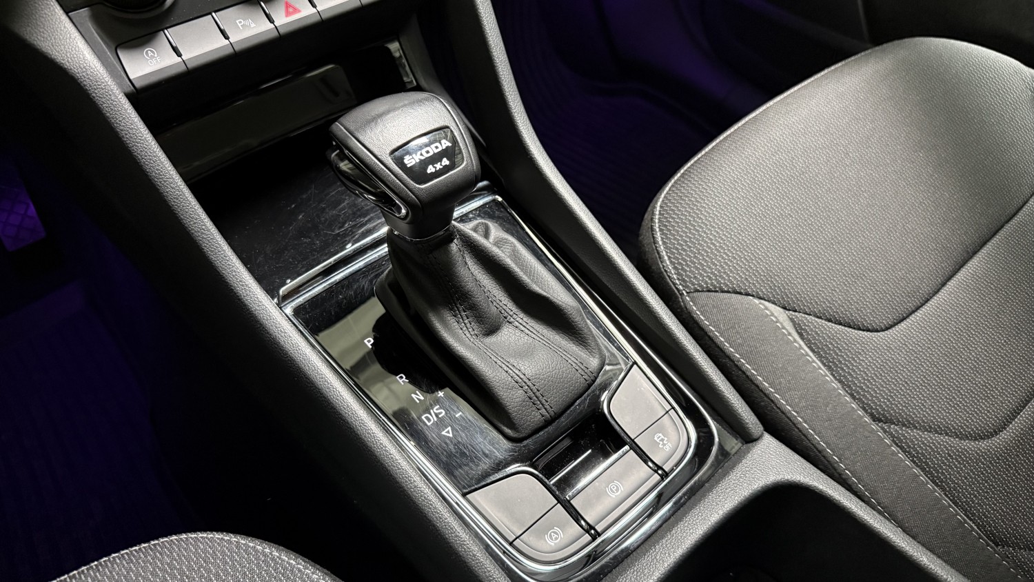 Car image 21
