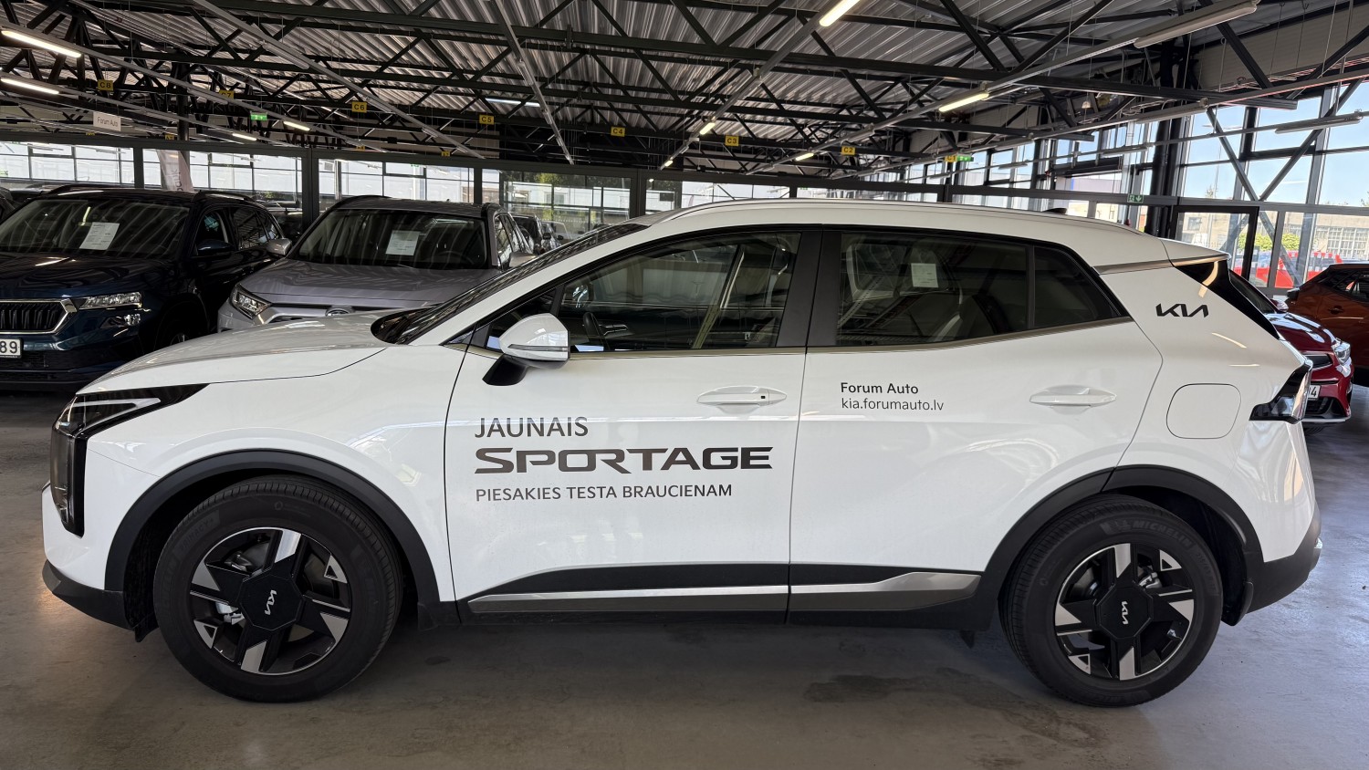 Car image 2