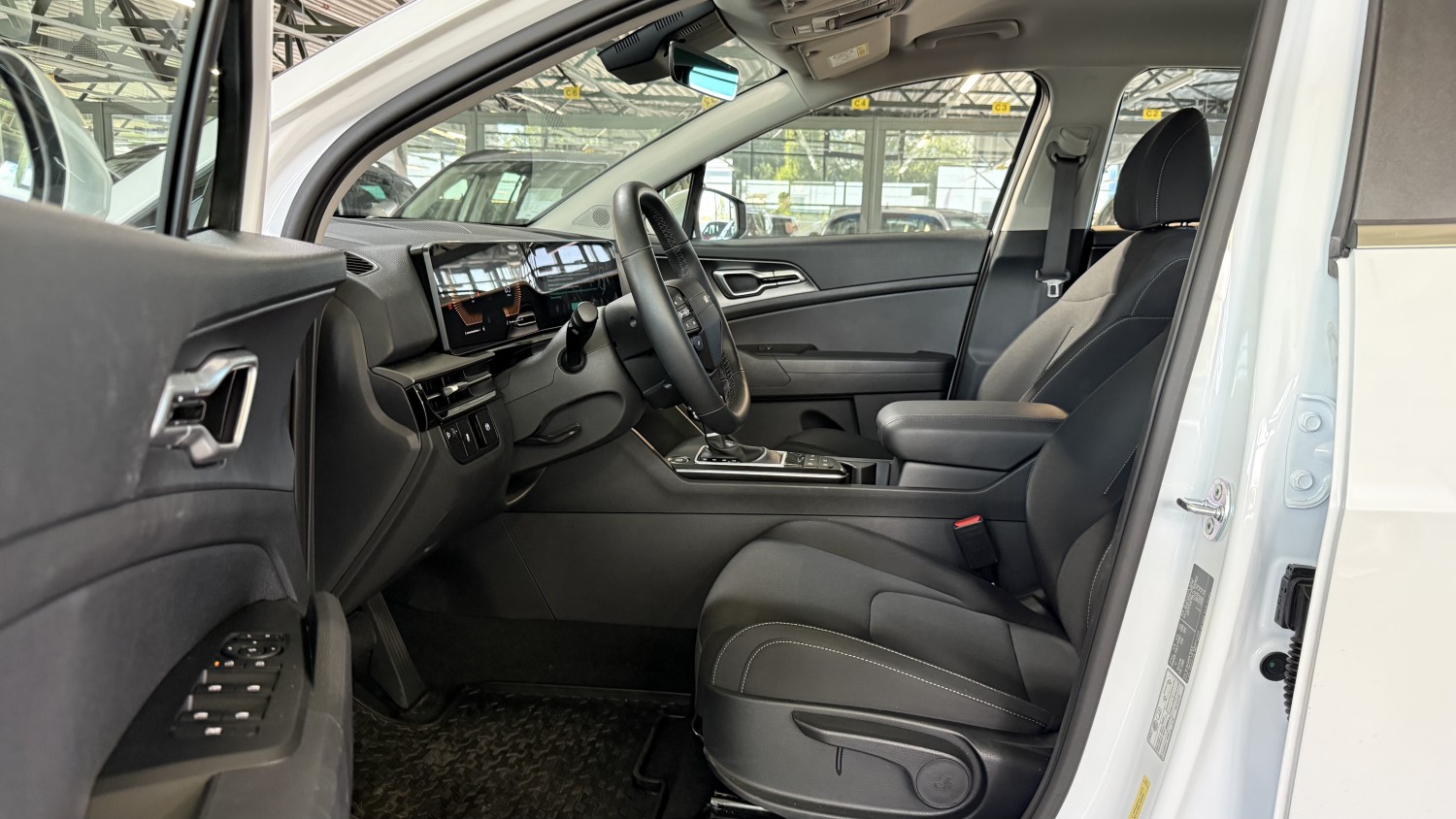 Car image 10