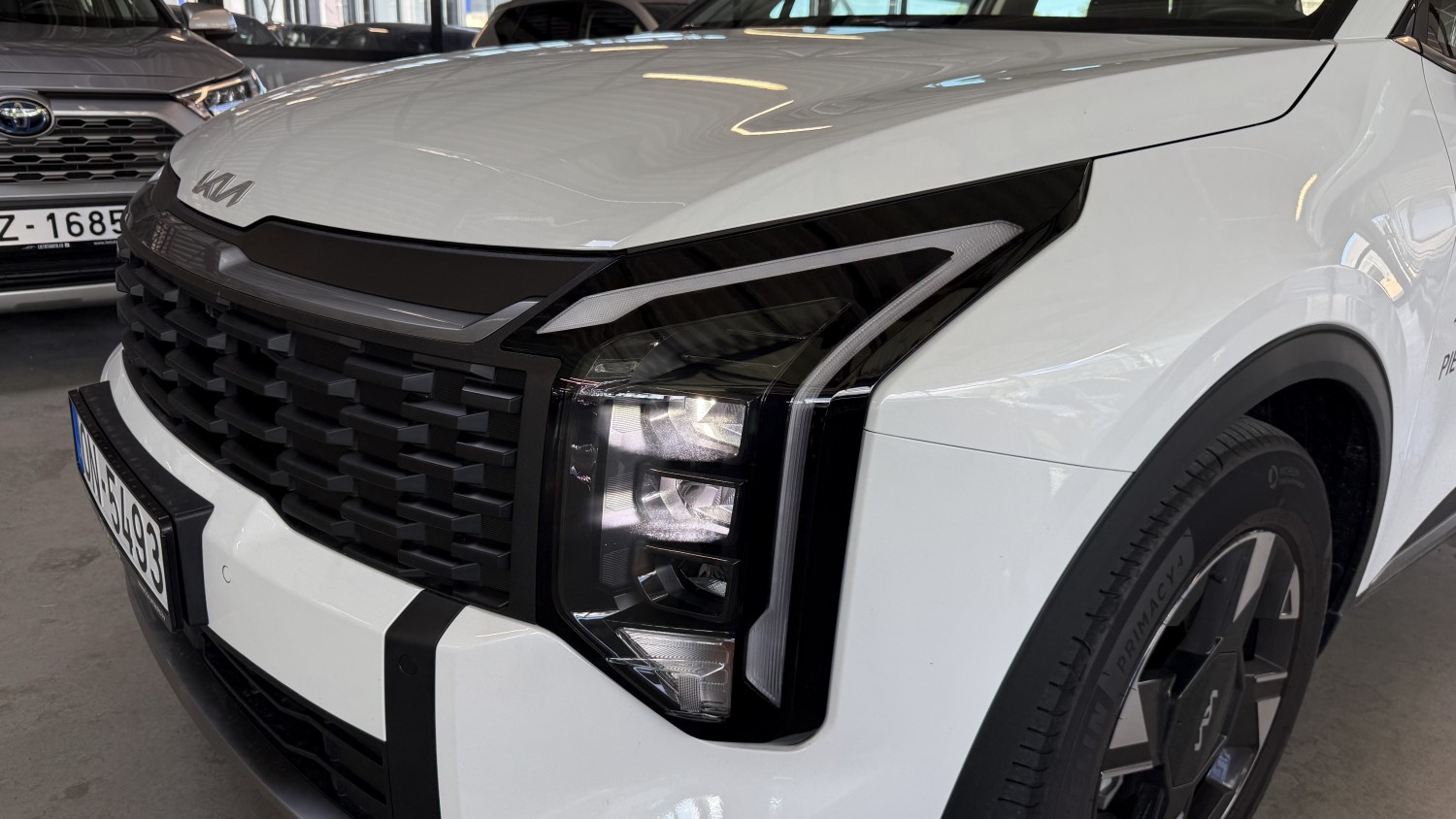 Car image 8