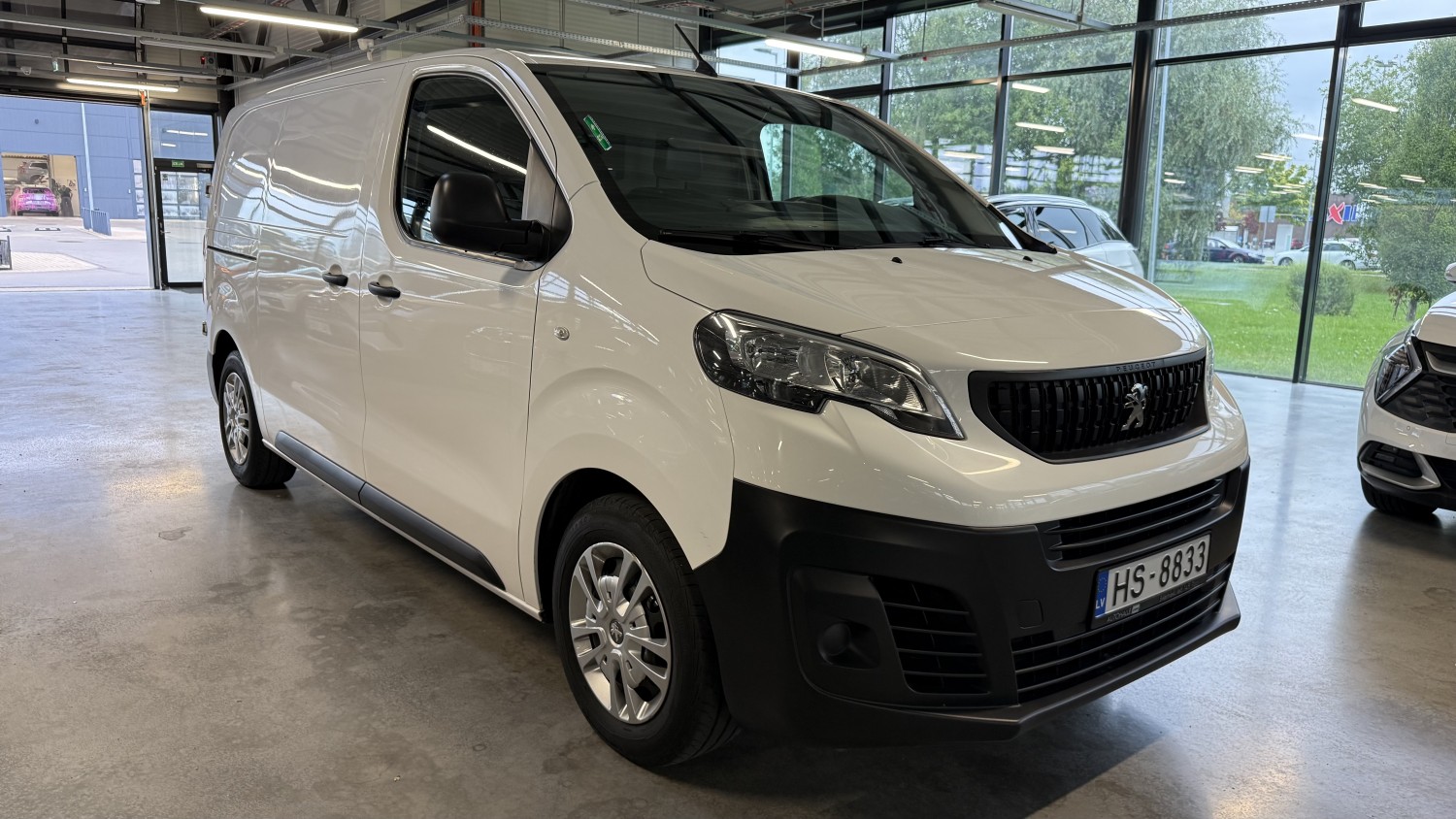 Car image 6
