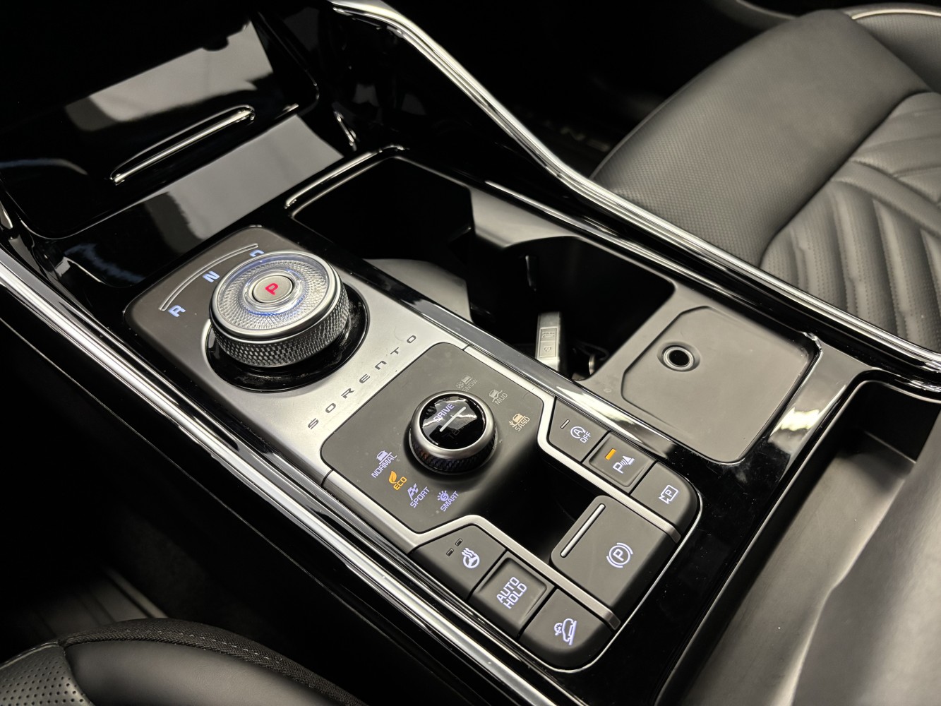 Car image 27