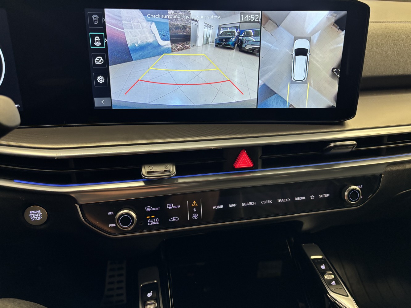 Car image 24