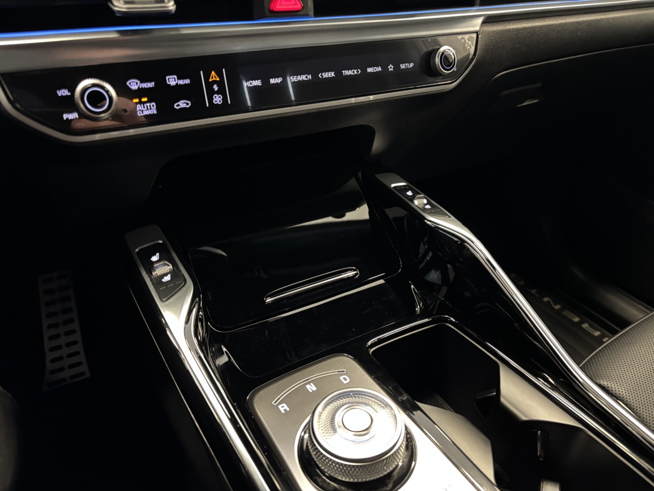 Car image 26