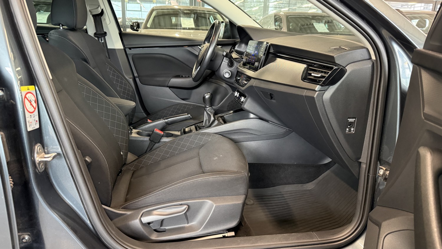 Car image 15