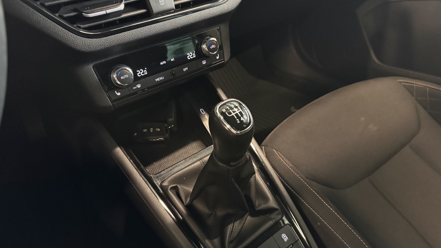 Car image 22