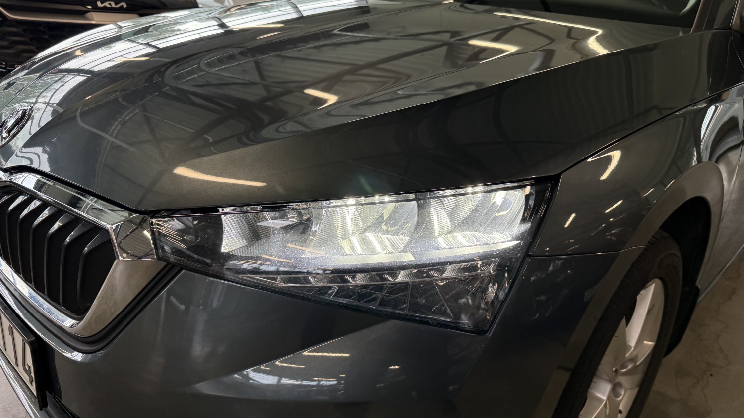 Car image 8